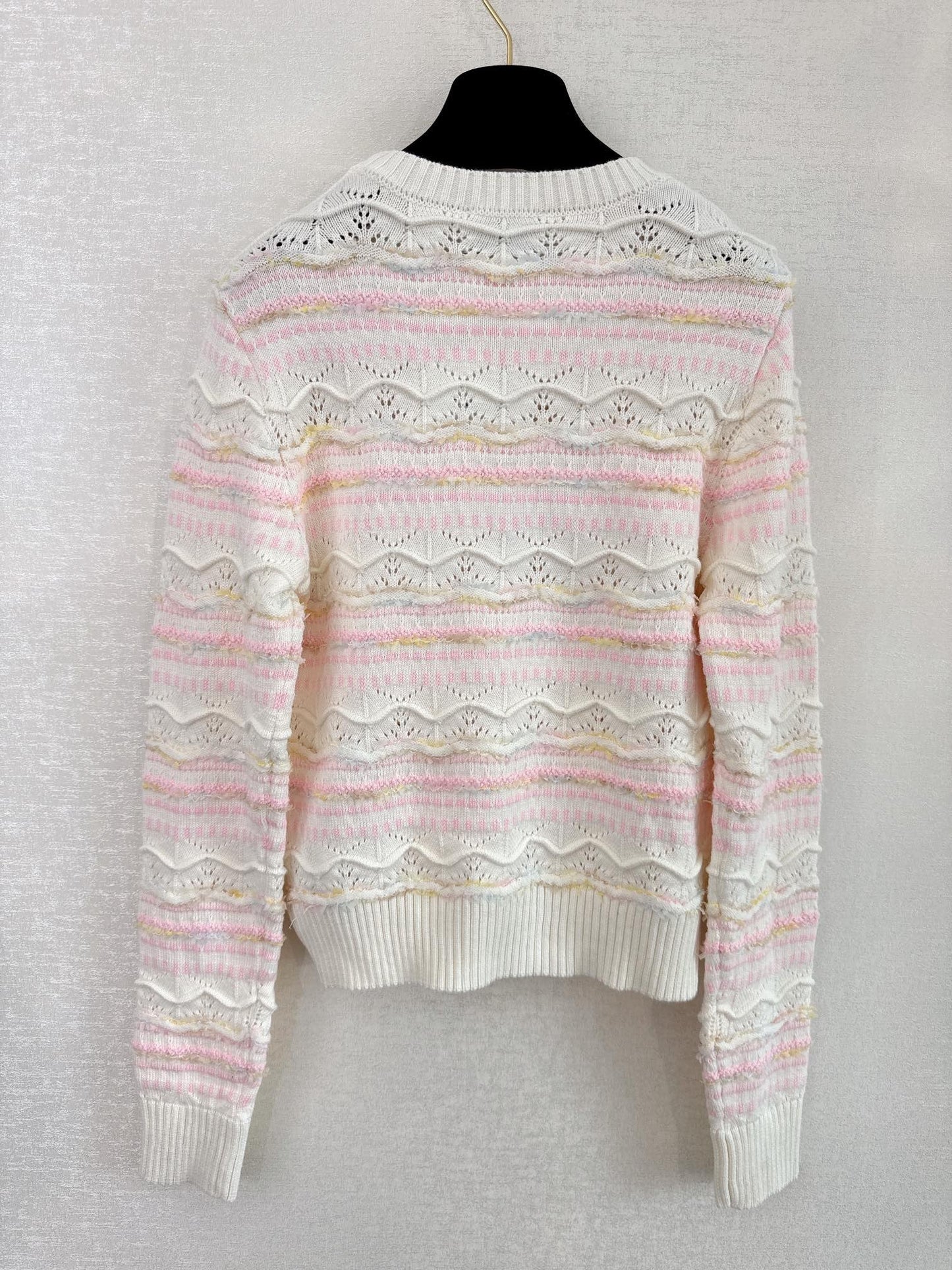 pink wavy jumper