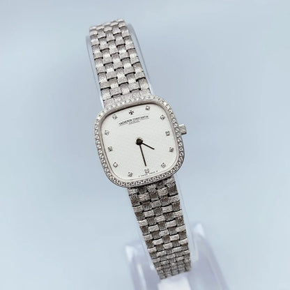 Quartz movement ladies watch